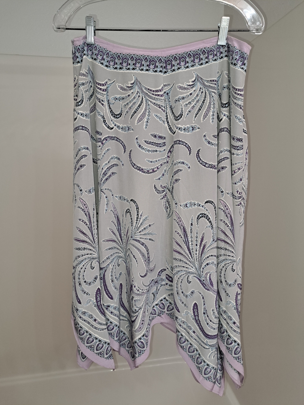 Women’s Midi Skirt in Light Lilac Paisley Print